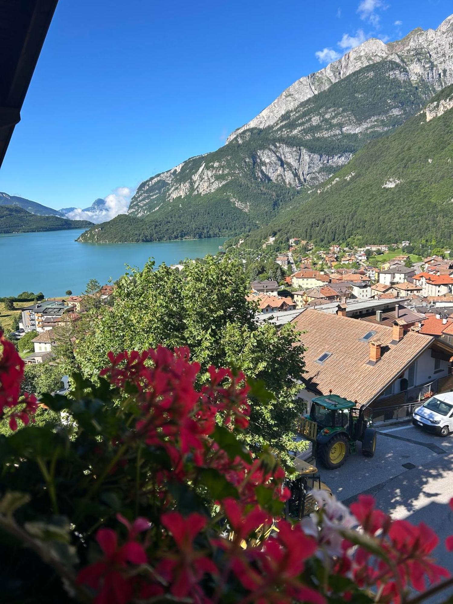 Hotel Aurora مولفينو المظهر الخارجي الصورة